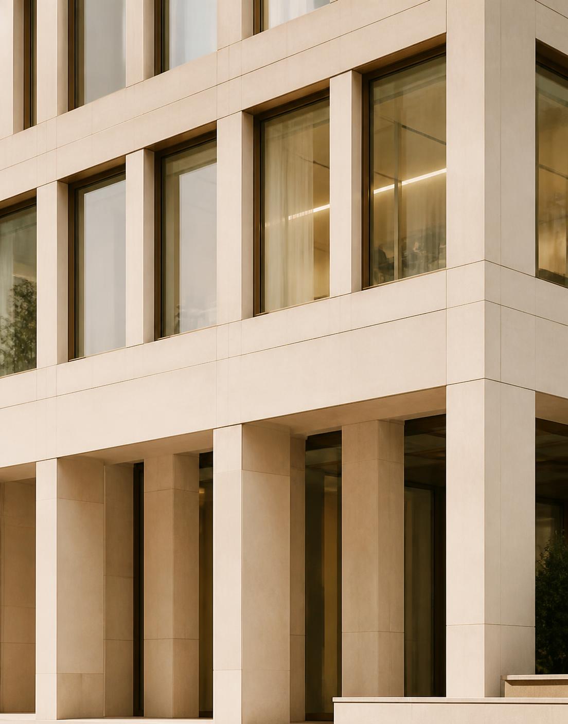 Façade d'immeuble de bureaux contemporain